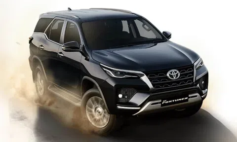 Tin xe hot 7/3: Toyota Fortuner mini hoàn toàn mới chuẩn bị ra mắt, hứa hẹn làm thị trường chao đảo