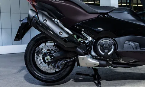 Tin xe 8/3: ‘Hoàng đế’ xe ga Yamaha ra mắt với giá cực hấp dẫn, trang bị xịn sò hơn Honda SH