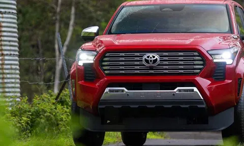 Toyota Fortuner thế hệ mới nâng cấp toàn diện, dễ khiến Ford Everest và Hyundai Santa Fe 'đo ván'