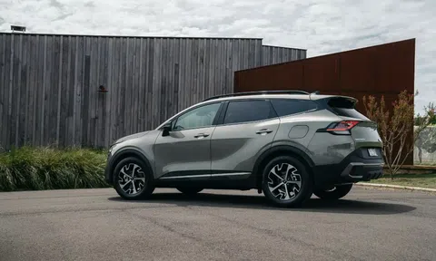 Đẩy Mazda CX-5 và Honda CR-V vào quên lãng, Kia ra mắt 'tân binh' SUV hybrid cỡ C giá 710 triệu đồng