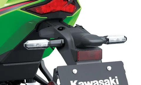 Tin xe hot 22/3: Ra mắt ‘quái thú’ côn tay đẹp hơn Yamaha Exciter, cửa trên Honda Winner X, giá mềm