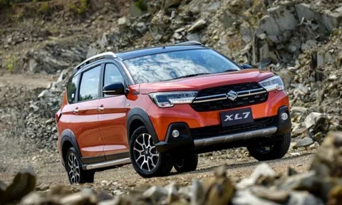 Tin xe trưa 2/4: Mitsubishi Xpander Cross dễ ‘ra rìa’ vì Suzuki XL7 đang có giá lăn bánh cực rẻ
