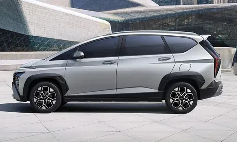 Hyundai sắp ra mắt ‘ông vua MPV’ mới đấu Mitsubishi Xpander Cross, đại lý báo giá hơn 400 triệu đồng