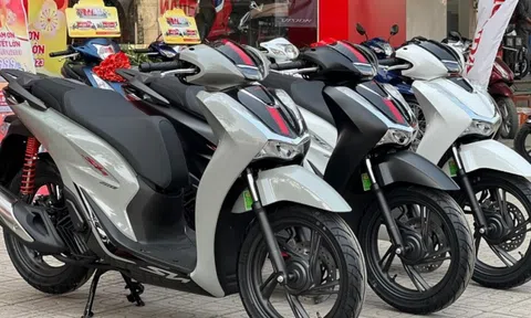 Tin xe hot 15/4: Honda SH đang có giá cực rẻ, ‘cơ hội vàng’ để khách Việt sở hữu ‘Vua tay ga’