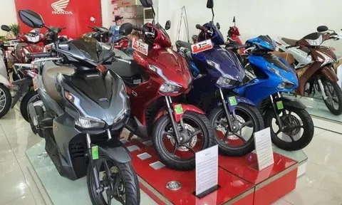 Tin xe trưa 2/5: Honda Air Blade giảm giá cực sốc, chỉ còn nhỉnh hơn xe số Honda Future đôi chút