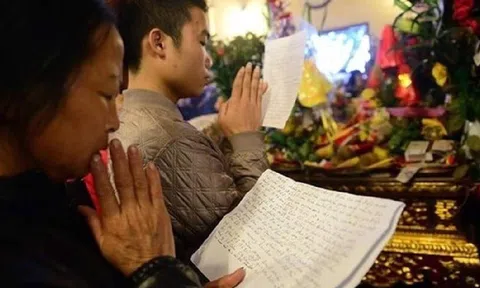 Văn khấn cúng rằm tháng 7 chi tiết, ngắn gọn, đầy đủ mọi hoàn cảnh