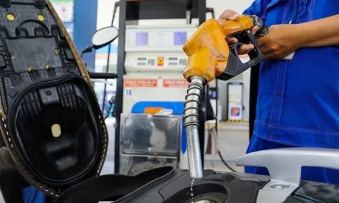 Sau 6 lần tăng, giá xăng không có biến động trong lần điều chỉnh mới