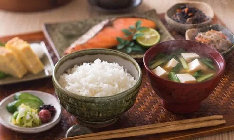 Học người Nhật cách bảo quản cơm nguội chuẩn: Vừa không mất chất, cơm hấp lại vẫn cực tơi