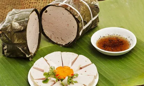 Chỉ sử dụng một lại gia vị có thể phân biệt được giò, chả có chứa hàn the hay không