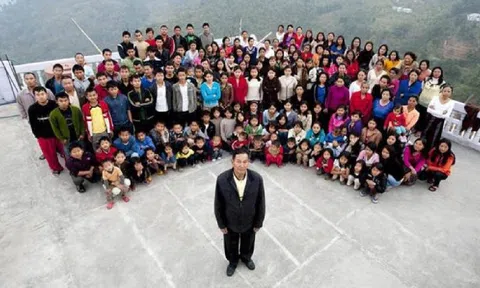 Gia đình lớn nhất thế giới gần 200 thành viên sống chung dưới một mái nhà