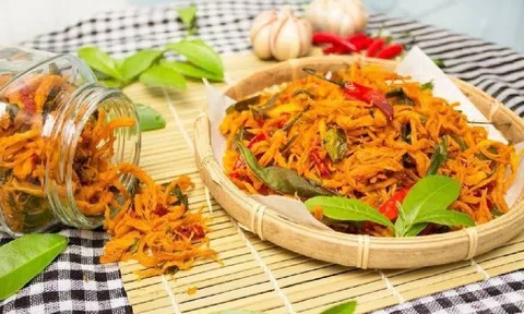 Cách làm khô gà lá chanh đơn giản, thơm ngon cực phù hợp nhâm nhi những ngày Tết