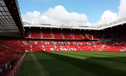 Nâng cấp Old Trafford sẽ giúp doanh thu của Man United bỏ xa các đối thủ còn lại.