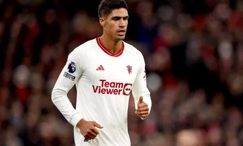 Không phải Van Dijk, Varane mới là trung vệ không chiến hay nhất Premier League