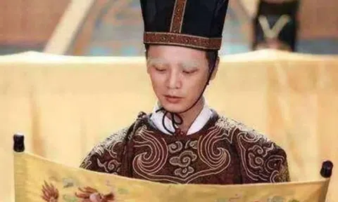 Thái giám nhân hậu nhất lịch sử cố tình đọc sai một chữ khi ban chiếu chỉ, cứu sống hàng nghìn sinh mạng