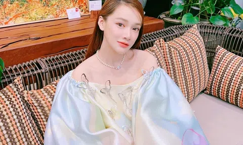 Nhã Phương khoe nhan sắc rạng rỡ ở tháng cuối thai kỳ, hé lộ điều đặc biệt