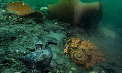 Phát hiện kho báu trong ngôi đền cổ bị thất lạc ở thành phố mất tích dưới đáy biển