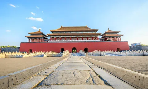 Vì sao ba sảnh chính của Tử Cấm Thành có diện tích vô cùng rộng lớn nhưng lại không trồng cây xanh nào?