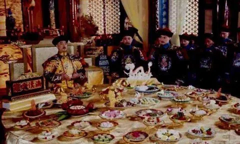 Các hoàng đế nhà Thanh khi ăn uống phải trải qua 4 công đoạn, thái giám giữ vai trò quan trọng liên quan đến tính mạng đế vương
