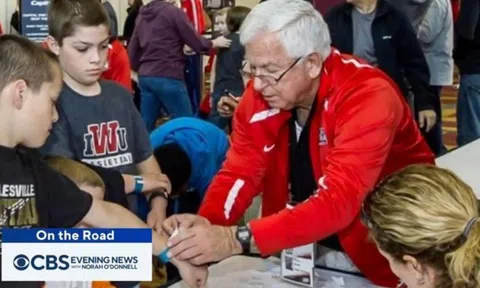 Người đàn ông sống cả đời tằn tiện, không dùng điện thoại, để lại 13 triệu USD cho tổ chức từ thiện