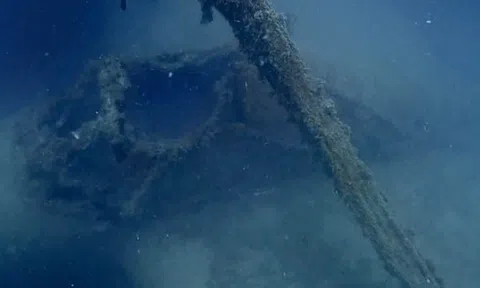 Tìm thấy xác máy bay chiến đấu bị mất tích trong thế chiến 2 sau 80 năm nhưng hài cốt phi công lại biến mất bí ẩn