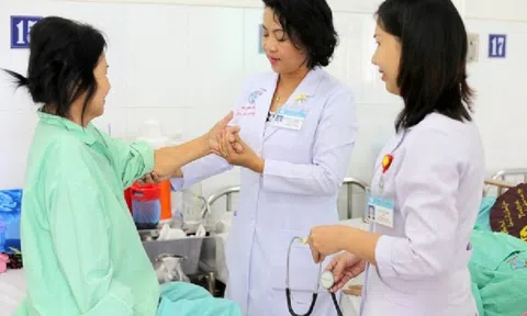 Từ 1/1/2024, bác sĩ được quyền từ chối khám chữa bệnh trong 5 trường hợp này