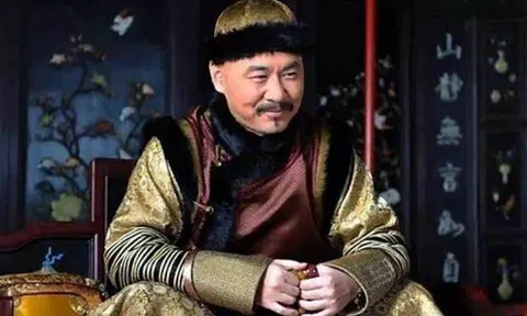 Vì sao các hoàng đế nhà Thanh đều thích đeo nhẫn ngọc ở ngón tay cái?