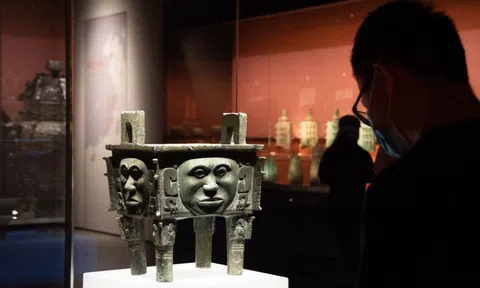 Nông dân đào được vật thể lạ, đem đi kiểm chứng mới biết là bảo vật nghìn năm tuổi