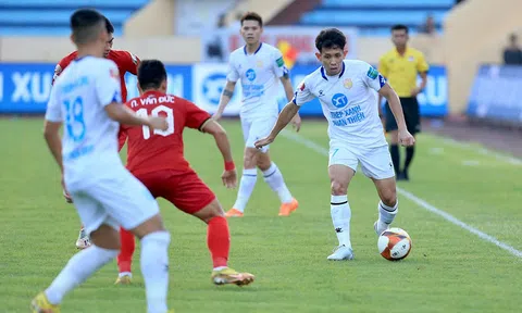 Bị CĐV quay lưng, 'đại gia' V-League hành động bất ngờ