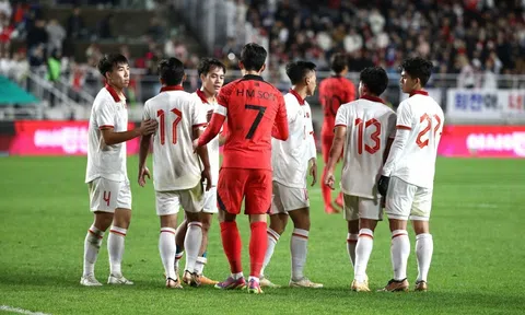 CĐV Hàn Quốc làm điều đặc biệt với Văn Toàn