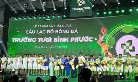 Đội bóng Việt Nam làm điều hiếm có với NHM