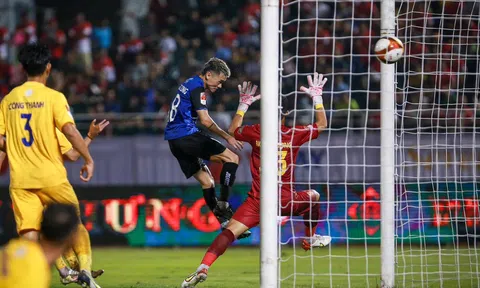 Thắng trận ra quân, CLB TP.HCM bất ngờ dẫn đầu V-League