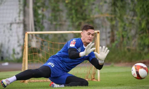 Sao Việt kiều hé lộ lý do gắn bó với 'Chiến hạm đỏ' của V-League