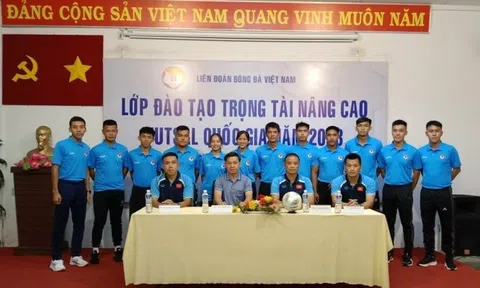 Giảng viên trình độ FIFA đào tạo nâng cao cho trọng tài Futsal Việt Nam