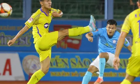 VIDEO: Sao trẻ ghi bàn muộn giúp SLNA thắng kịch tính trên sân khách