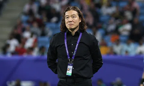 HLV Malaysia xin lỗi người hâm mộ sau trận thua đậm 0-4