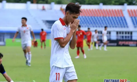 Trò cưng HLV Troussier lại ghi bàn