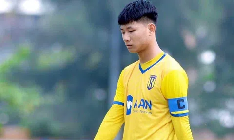 Tin vui mùng 1 Tết về cầu thủ bị ngất trên sân tại Nhật Bản