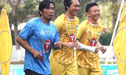 Hàng loạt đội bóng Việt Nam trở lại