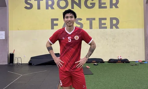 Đoàn Văn Hậu sang Singapore tái khám