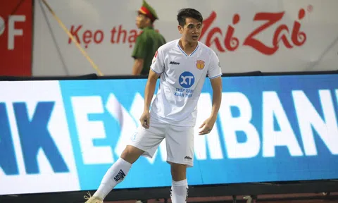 Vừa vô địch V-League, 2 cầu thủ Nam Định lập siêu kỷ lục