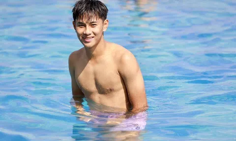 Dàn trai đẹp U16 Việt Nam khoe body cực cháy bên hồ bơi