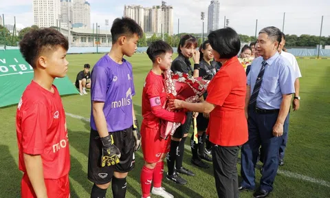 Rộn ràng lễ khai mạc giải U16 nữ VĐQG Việt Nam