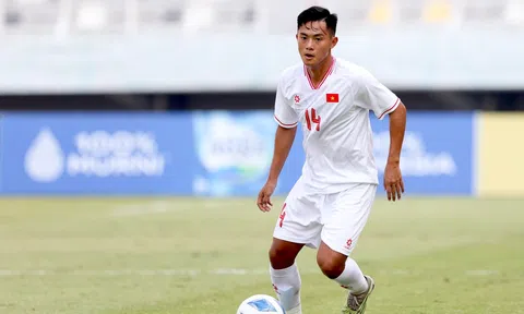 Lập 'hattrick sút xa', sao mai U19 là niềm hi vọng mới của bóng đá Việt Nam
