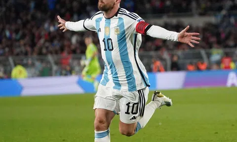 Video: Messi lập siêu phẩm giúp tuyển Argentina thắng trận ra quân Vòng loại World Cup 2026