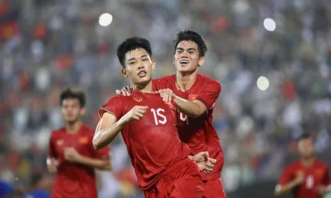 U23 Việt Nam bất ngờ để Singapore cầm hòa sau màn rượt đuổi kịch tính