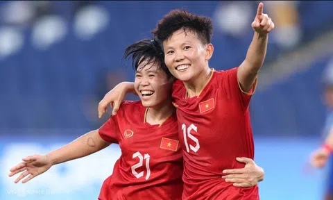 Asiad 19: Tuyển nữ Việt Nam rộng cửa vào Tứ kết sau cơn mưa bàn thắng trước Bangladesh