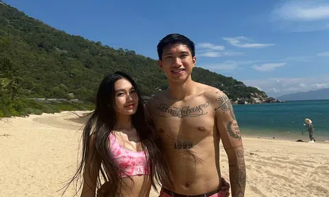 Đoàn Văn Hậu khoe ảnh đi biển 'cực nuột' với bạn gái Doãn Hải My
