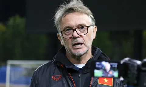 HLV Philippe Troussier bất ngờ nhận vinh dự lớn từ LĐBĐ châu Á