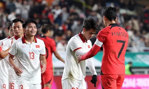 Cầu thủ Việt Nam được fan Hàn khen vì hành động ý nghĩa với Son Heung Min