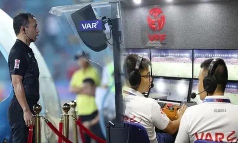 Hệ thống VAR tại V-League 2023/2024: Đón nhận tích cực nhưng vẫn bị chê
